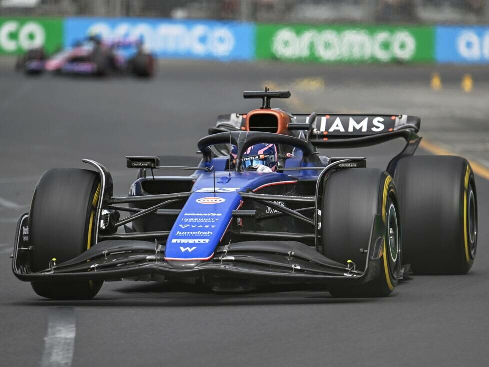 Alexander Albon im Williams FW46 beim Formel-1-Rennen in Australien 2024